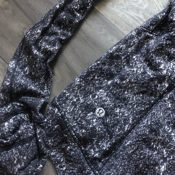 Lululemon long sleeve top - Picture 4 of 7